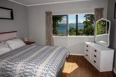 Image de Seaside Kiwiana Stay Private Beach Access