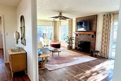 Image de Charming house, prime neighborhood, 30 day minimum
