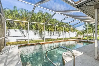 Image de Sarasota's Family Friendly Heated Pool Home Close to Siesta Key Beach