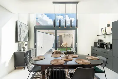 Image de Cosy & spacious house in center