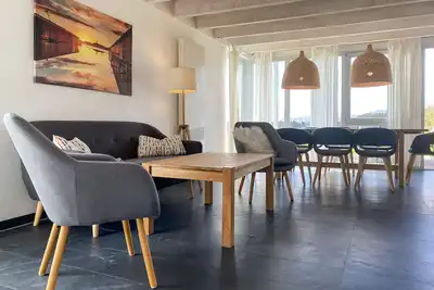 Image de Gruppenhaus WiesengeflĂĽster S4 in Randlage mit Sauna und Kamin