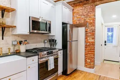 This house is a 2 bedroom(s), 1. 5 bathrooms, located in Lancaster, Pa.