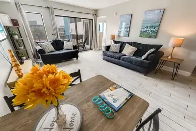 Image de Pools, vistas, 2 bedrooms, 2nd floor, Palace Resort!