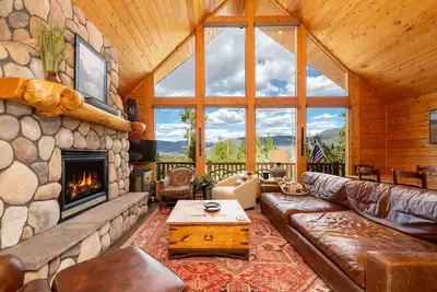 Image de Outdoor Dining and Firepit, Pet Friendly, Breathtaking Views, High End Cabin