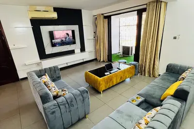 Image de Cozy & Spacious 3br Near Beach | Pool & Gym