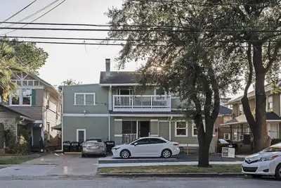 Image de 3br The Lively Zephyr! Near Montrose, Medical Center