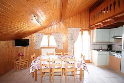 Image de Wifi, 300m du centre station, 3ème étage, balcon, parking, télévision, casier à ski, 55m², Châtel