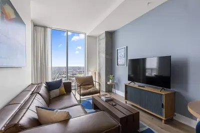 Image de Top Floor Downtown Lux Condo Rainey - Rooftop Pool