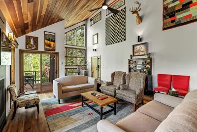 Image de Ski Trail Chalet – North | 5br Mt Retreat!