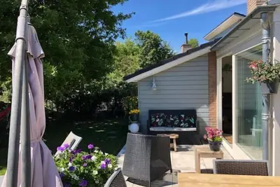 Image de Luxury Beach house with garden in Kijkduin