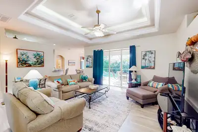 Image de Dog-friendly house with heated pool, pool spa, central Ac, washer/dryer, & lanai