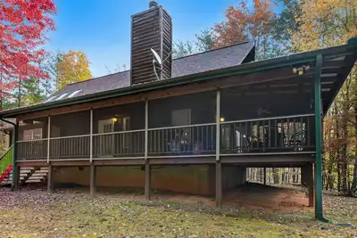 Image de Dog-friendly home with deck, shuffleboard, firepit - close to outdoor activities