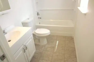 Image de Mid-Term Rental Home in Hamilton New Jersey-Perfect for complex groups.