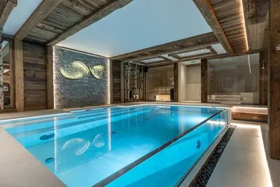 Image de Chalet de Luxe à Chamonix avec espace Spa et piscine intérieure chauffée