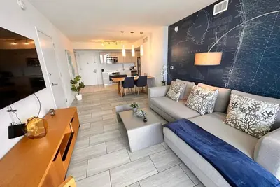 Image de Luxury 1br Retreat: Beach Access, Pool Over Canal & Full Amenities