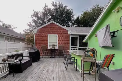 Image de Cozy Beach Bungalow. Kid and Pet Friendly!