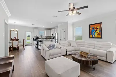 Image de Sweet Life Family Haven by the Pondside  -  Wcn232