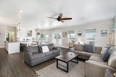 Image de Seaside Bliss Awaits! 2nd-Row Beach Home on Bolivar Peninsula, Texas