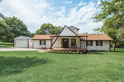 Image de Secluded Country Lodge In Aledo - Pet Friendly!