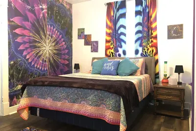 Image de Welcome to the Psychedelic Oasis by Churchill Downs