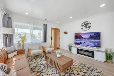 Image de Modern Retreat cottage 10 mins 2 beaches downtown