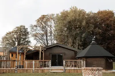 Image de Cabane Ă l'Ombre des Charmes
