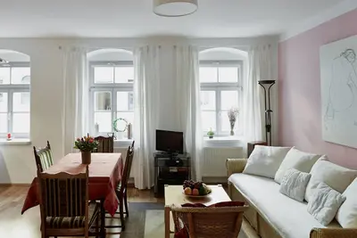 Image de Location-Appartement-Salle de bain privée séparée-Vue ville
