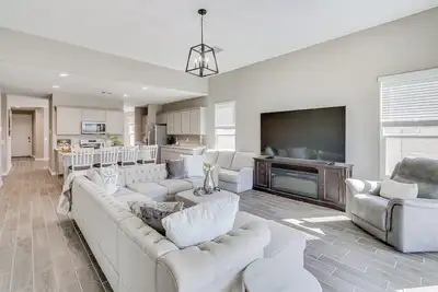 Image de Maricopa Home w\/ Yard - 1 Mi to Harrah’s Casino!