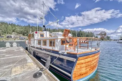 Image de Spacious 46' Yacht: Luxury, kayaks, walk to town\n\n