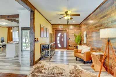 Image de Stylish Waterfront Lake Wales Home Rental w/ Dock!