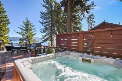 Image de Luna Del Lago - Luxury Pano Lake Views, Sleeps 8, Hot Tub