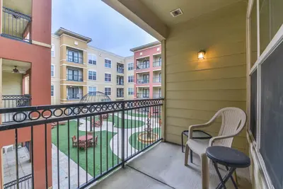 Image de Spacious 2-bed condo in Tmc