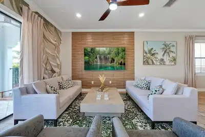 Image de New Luxury Reunion Resort Home |Arcades|Theme Room