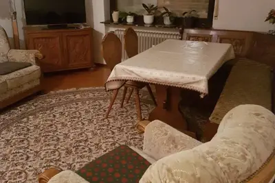 Image de Appartement \"Fewo - Erdgeschoss\" avec vue sur les montagnes, terrasse privée et Wi-Fi