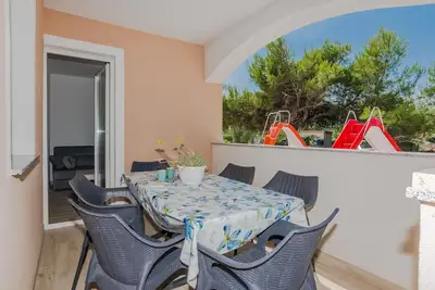 Image de Appartement de deux chambres avec la terrasse Vir (A-21782-a)