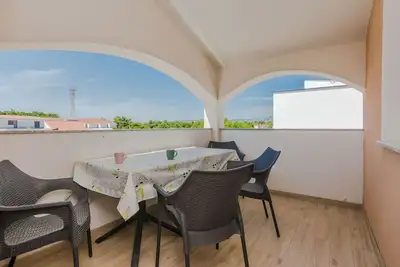 Image de Appartement de deux chambres avec le balcon Vir (A-21782-e)