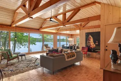 Image de Lakefront dog-friendly home & cottage with dock, sauna, Ping-Pong, fireplace