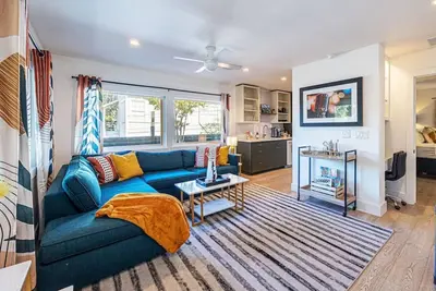 Image de Pet Friendly Stylish & Central Bungalow, Walkable!