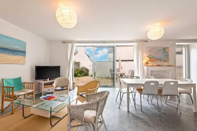 Image de Maison de vacances 'Grande Maison Sur Le Port' avec vue sur la mer, terrasse privée et Wi-Fi