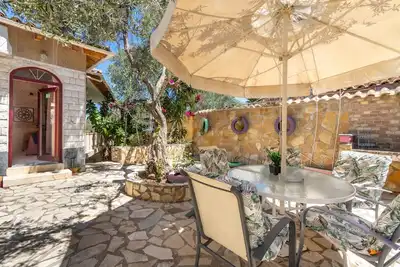 Maison de campagne 'Paco's Resort Luxury Villa 31' avec vue sur la mer, Wi-Fi et climatisation