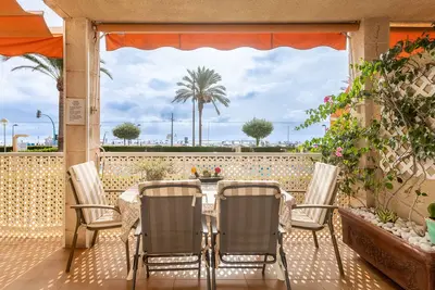 Image de Appartement '1a Linea San Juan Alicante' avec vue sur mer, Wi-Fi et climatisation