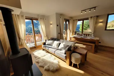 Image de Triplex lumineux 3 chambres doubles proche centre, parking et balcon