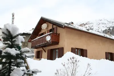 Image de Chalet spacieux 8 pers, 3 chambres, cheminée, Wi-Fi, Bbq