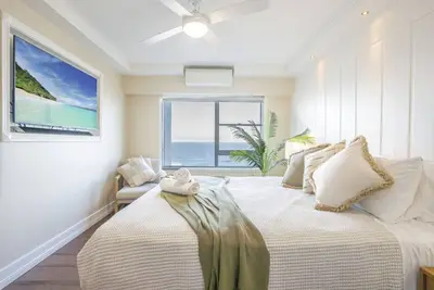 Image de Renovated Beachside View 2br Apartment *Parking/Pool*