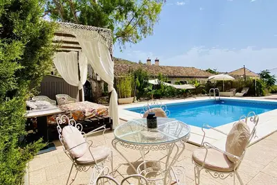 A 20 Minutos de Málaga, con Piscina Privada, Vistas Espectaculares y Animales