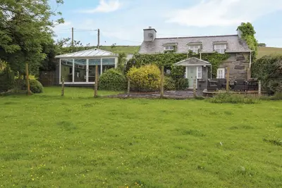 Image de Ty Newydd, family friendly, with open fire in Llanaelhaearn