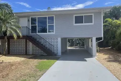 Image de 27706 Bay Point Ln Beach, restaurants and shopping all within walking distance