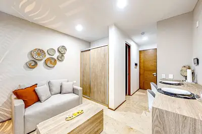 Image de Centro studio with balcony, rooftop pool, & on-site gym