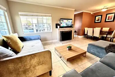 Image de Affordable & Pet Friendly with Parking. Minutes to Meta\/Stanford\/Levi Stadium