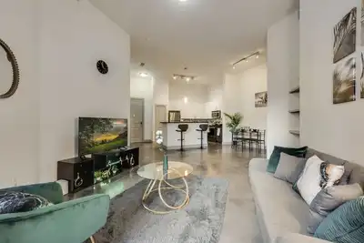 Image de Stylish 2br | Pool | Gym | Free Parking | Workspace | Pets
